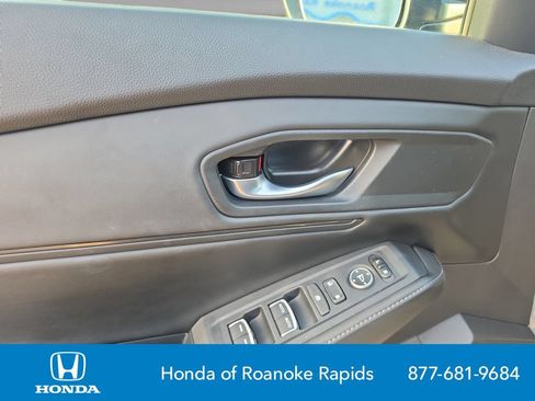 Certified 2025 Honda Accord Sport image 11