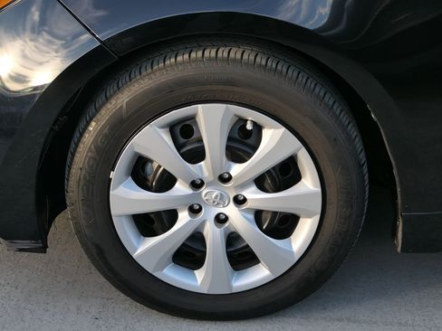 Used 2025 Toyota Corolla LE image 10