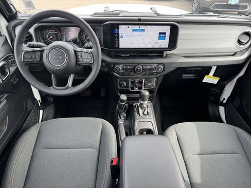 Used 2025 Jeep Wrangler Unlimited Sport AWD/4WD image 2