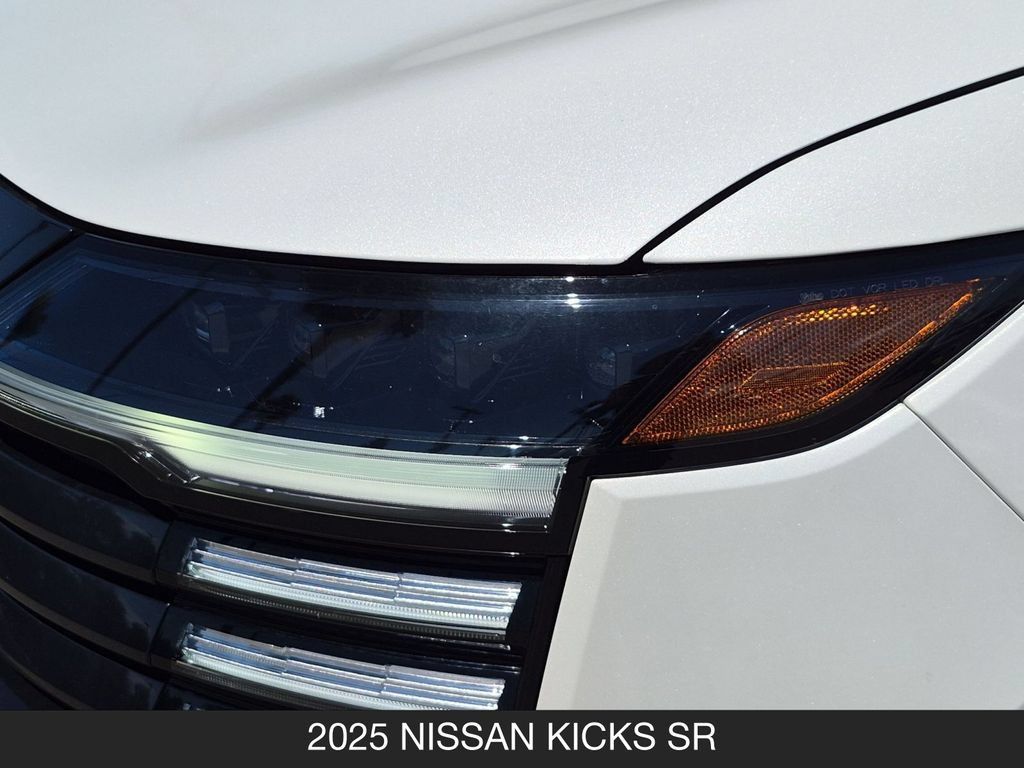 Certified 2025 Nissan Kicks SR FWD image 10