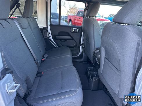 Used 2024 Jeep Wrangler Sahara image 45