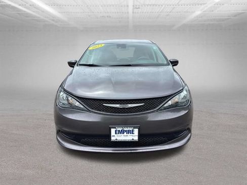 Used 2023 Chrysler Voyager LX FWD image 10
