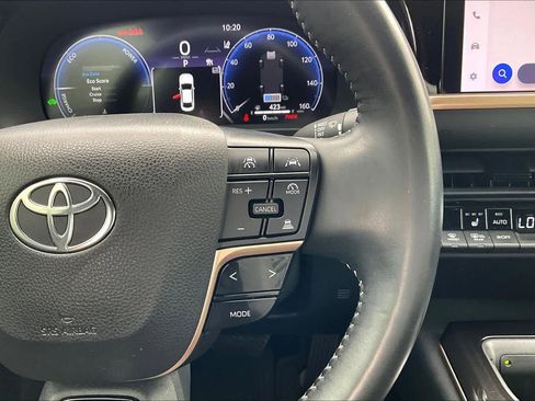 Used 2024 Toyota Crown XLE image 23