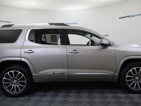 Used 2022 GMC Acadia Denali w/ Denali Ultimate Package image 4