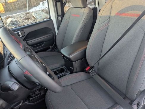 Used 2024 Jeep Wrangler Rubicon w/ Technology Group image 15