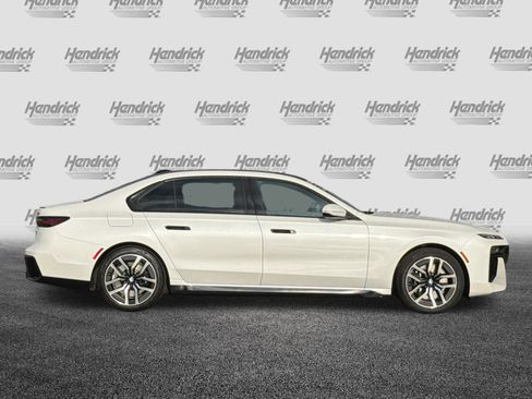 Certified 2023 BMW 740i image 3