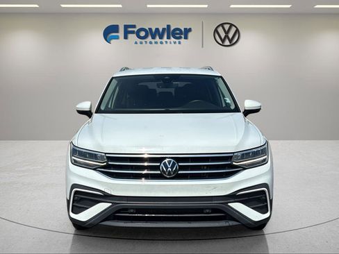 Used 2022 Volkswagen Tiguan SE FWD image 2