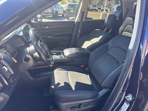 Used 2022 Nissan Pathfinder SV image 13