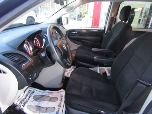 Used 2015 Dodge Grand Caravan SXT w/ Quick Order Package 29G SXT image 13