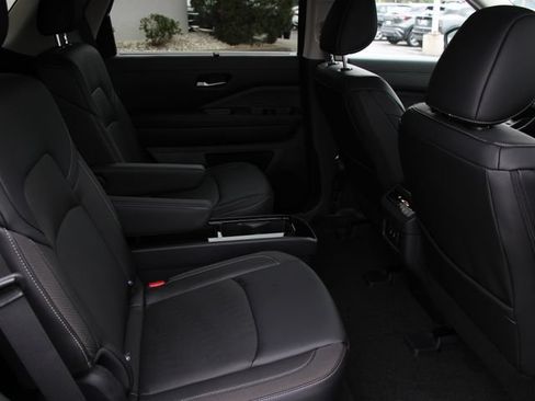 Certified 2026 Nissan Pathfinder SL w/ SL Premium Package AWD/4WD image 31