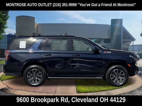 Used 2022 Chevrolet Tahoe Z71 w/ Z71 Off-Road Package AWD/4WD image 3