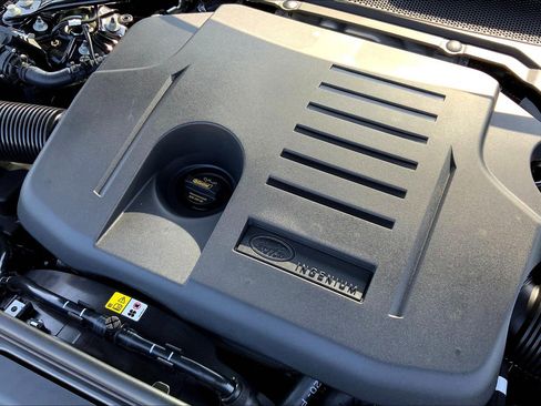 New 2025 Land Rover Discovery Dynamic SE image 15