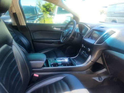 Used 2019 Ford Edge SEL w/ Equipment Group 201A FWD image 9