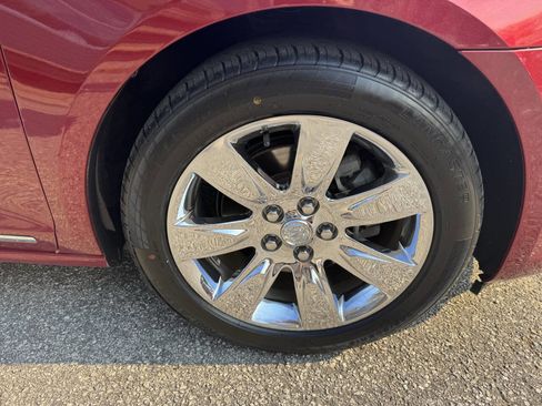 Used 2011 Buick LaCrosse CXS image 11