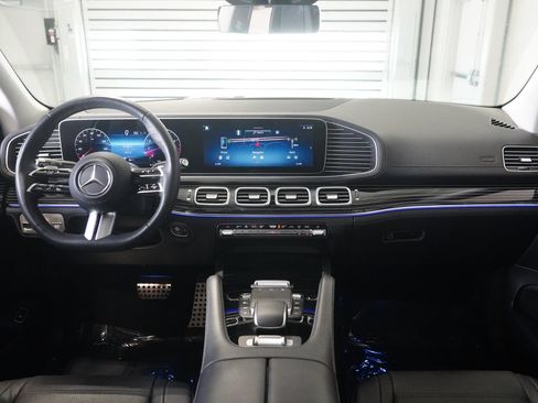 Used 2024 Mercedes-Benz GLS 580 4MATIC image 15