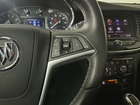 Used 2022 Buick Encore Preferred AWD/4WD image 15