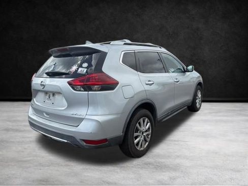 Used 2018 Nissan Rogue SV image 6