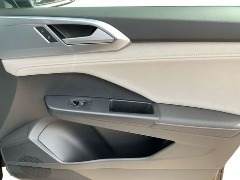 New 2025 Volkswagen Taos SE image 16