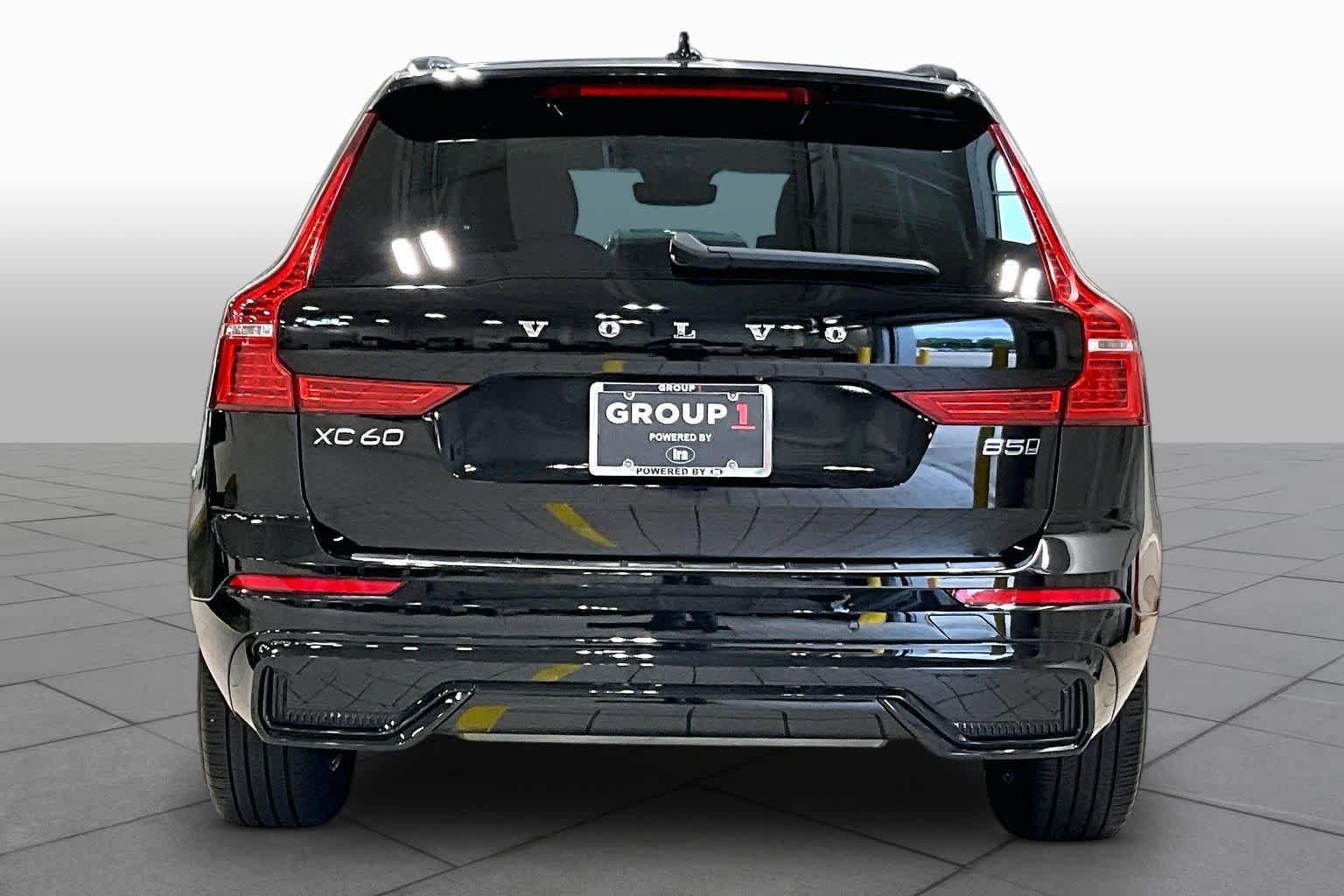 Used 2024 Volvo XC60 B5 Core w/ Protection Package Premier AWD/4WD image 5