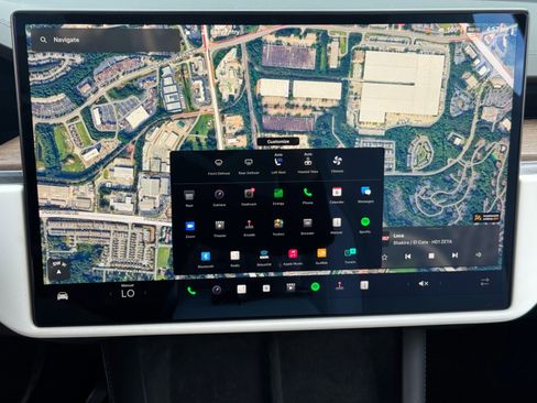 Used 2022 Tesla Model X image 23