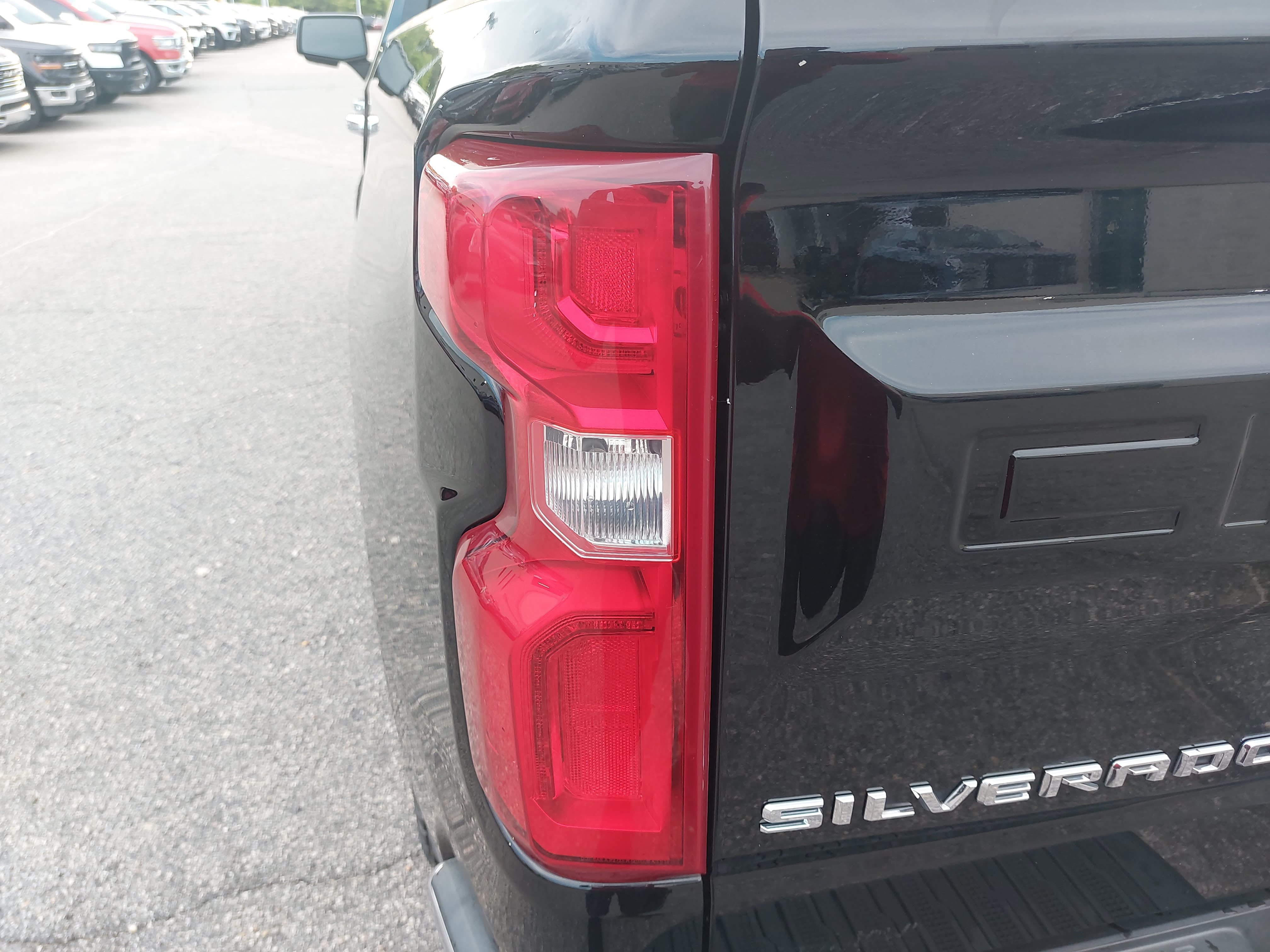 Used 2019 Chevrolet Silverado 1500 LTZ w/ LTZ Plus Package AWD/4WD image 35