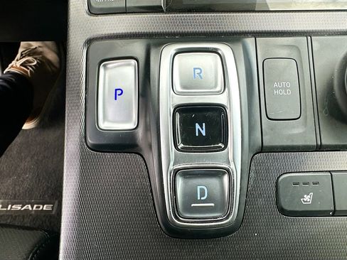 Used 2025 Hyundai Palisade Calligraphy image 17