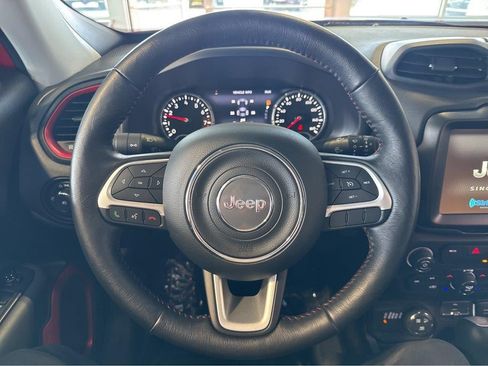 Used 2023 Jeep Renegade Trailhawk w/ Trailhawk Elite Group AWD/4WD image 21