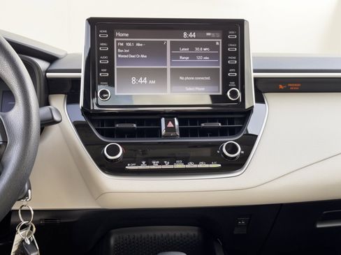 Used 2020 Toyota Corolla LE FWD image 22