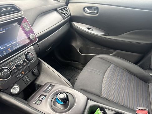 Certified 2025 Nissan Leaf S FWD image 17