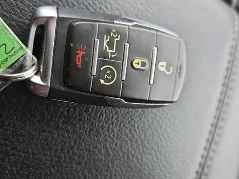 Used 2019 RAM 1500 Laramie image 31