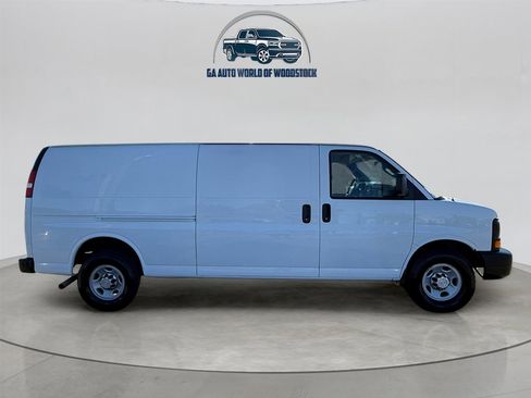 Used 2017 Chevrolet Express 3500 Extended image 6