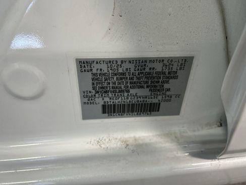 New 2025 Nissan Versa SR w/ Trunk Package image 41