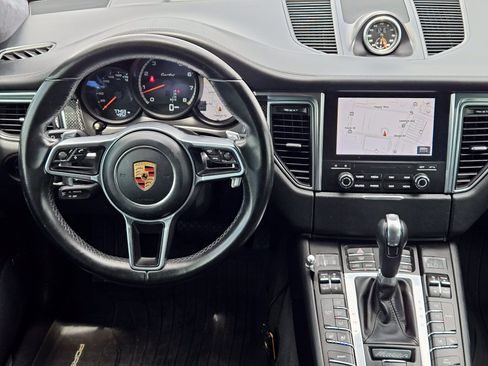 Used 2017 Porsche Macan Turbo AWD/4WD image 25