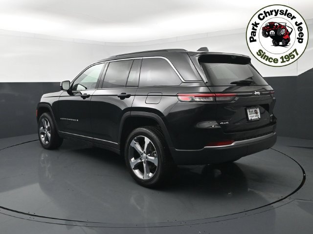New 2026 Jeep Grand Cherokee Limited w/ Luxury Tech Group II AWD/4WD image 4