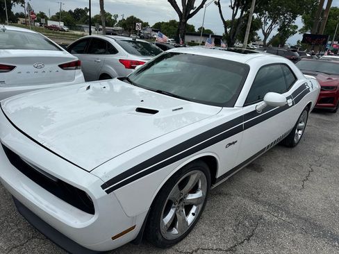 Used 2013 Dodge Challenger R/T RWD image 2