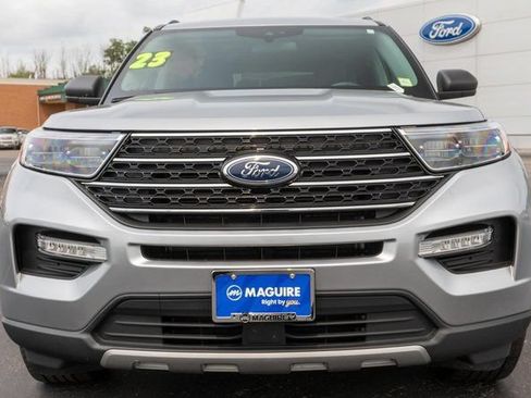 Used 2023 Ford Explorer XLT w/ Equipment Group 202A AWD/4WD image 3