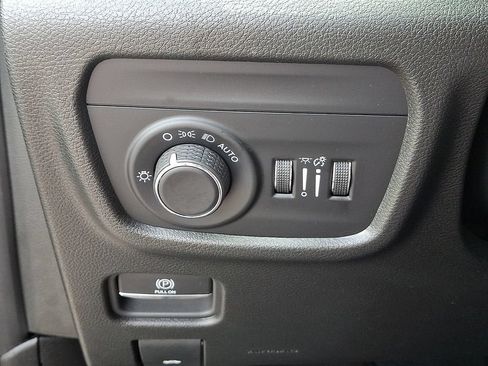 Used 2024 Jeep Grand Cherokee Laredo X AWD/4WD image 28