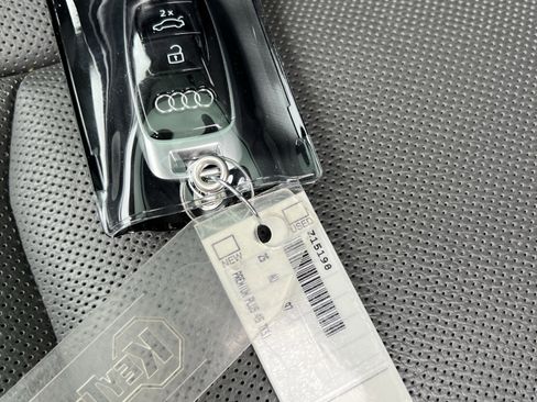 Used 2025 Audi Q7 Premium Plus w/ Premium Plus Package image 38