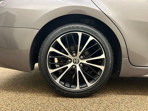 Used 2020 Toyota Camry SE FWD image 27