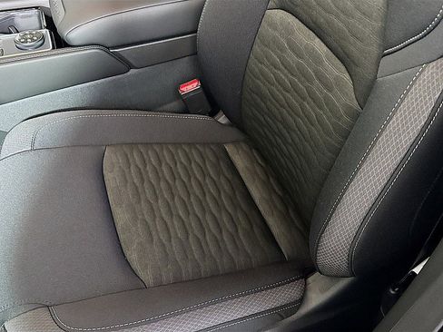 New 2025 Nissan Pathfinder SV w/ Black Appearance Package image 19