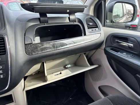 Used 2017 Dodge Grand Caravan SE w/ Power Window Group image 33