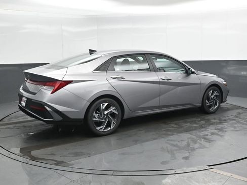 New 2026 Hyundai Elantra Limited image 2