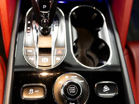 Used 2021 Bentley Bentayga image 15