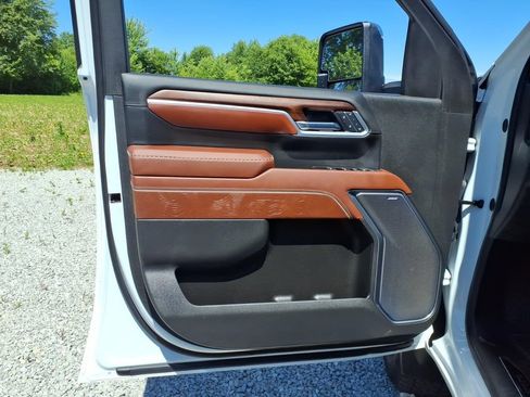Used 2025 GMC Sierra 3500 Denali Ultimate AWD/4WD image 24