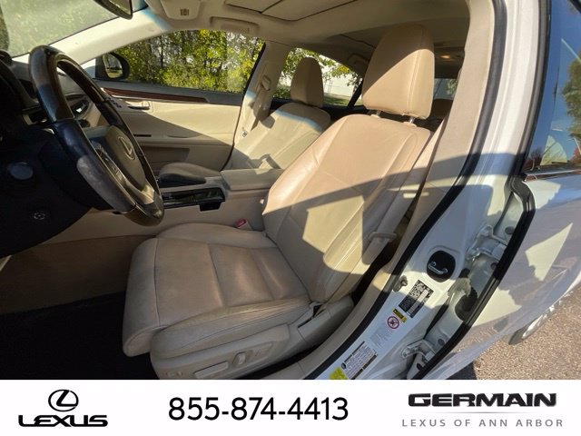 Used 2015 Lexus ES 350 w/ Ultra Luxury Package FWD image 12