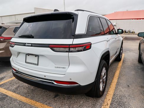 Used 2022 Jeep Grand Cherokee Limited w/ MOPAR Finishing Package RWD image 8