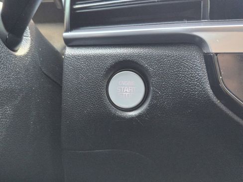 Certified 2025 Kia Sorento EX w/ EX Panoramic Sunroof Package FWD image 23