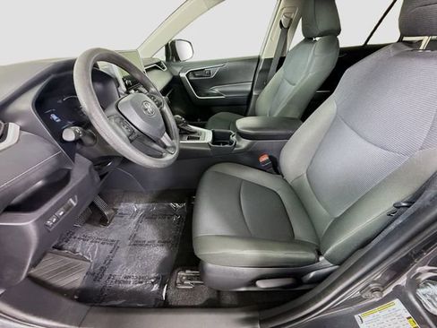 Certified 2025 Toyota RAV4 LE image 19