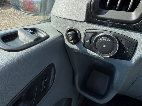 Used 2018 Ford Transit 250 148 Low Roof RWD image 8