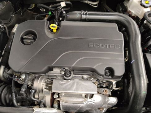 Used 2023 Chevrolet Malibu LT FWD image 30